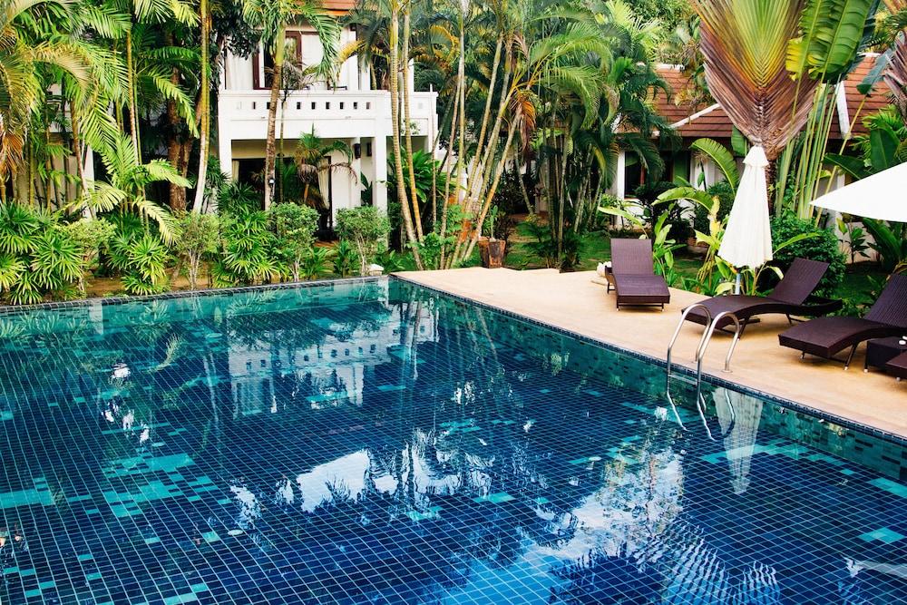 Easy Time Resort Laem Sai Beach Exterior photo