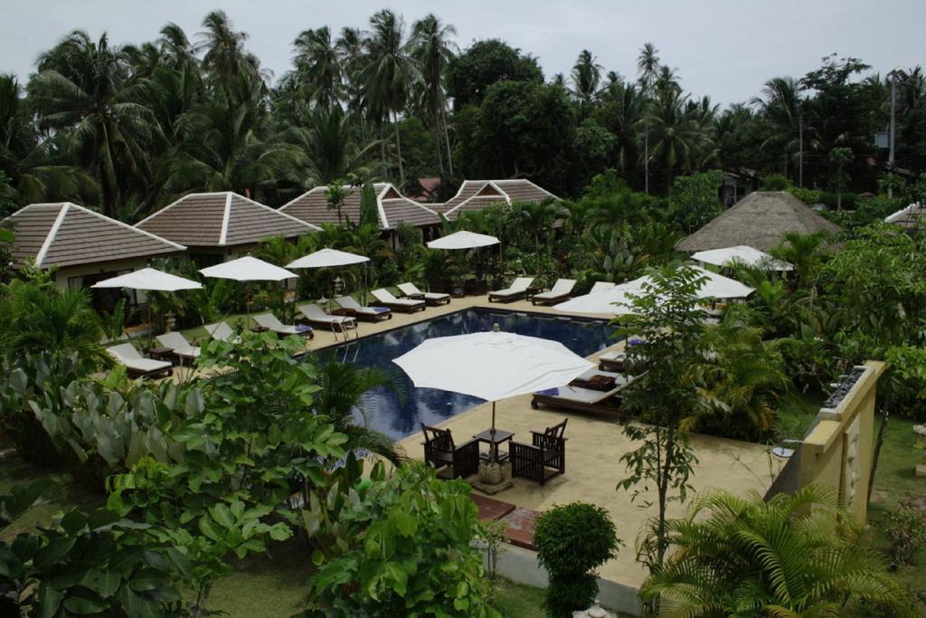 Easy Time Resort Laem Sai Beach Exterior photo