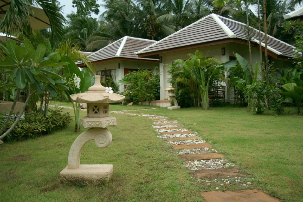 Easy Time Resort Laem Sai Beach Exterior photo