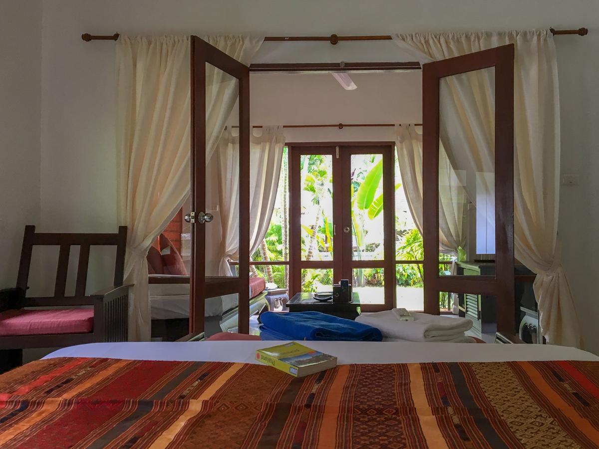 Easy Time Resort Laem Sai Beach Exterior photo