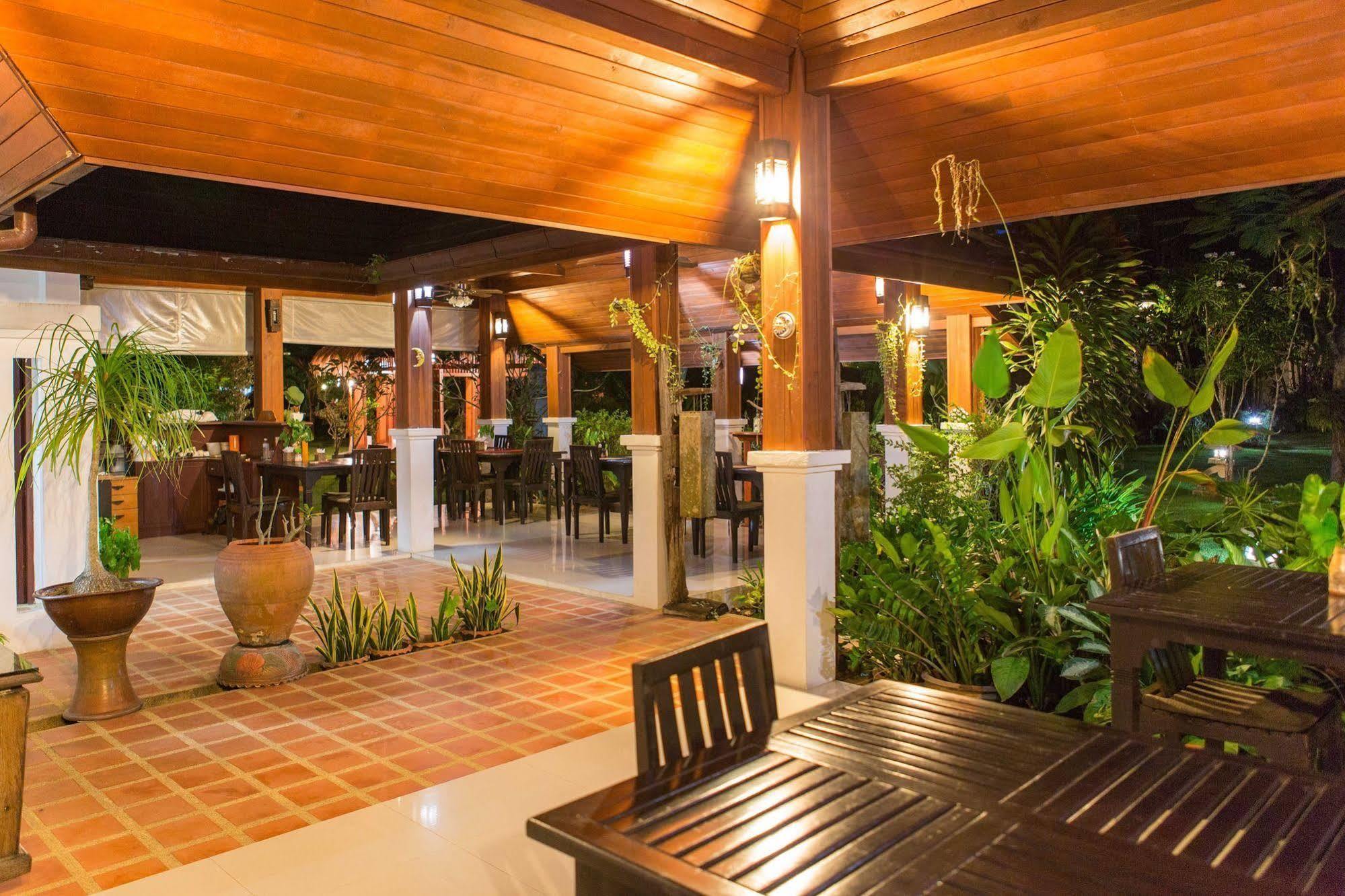 Easy Time Resort Laem Sai Beach Exterior photo