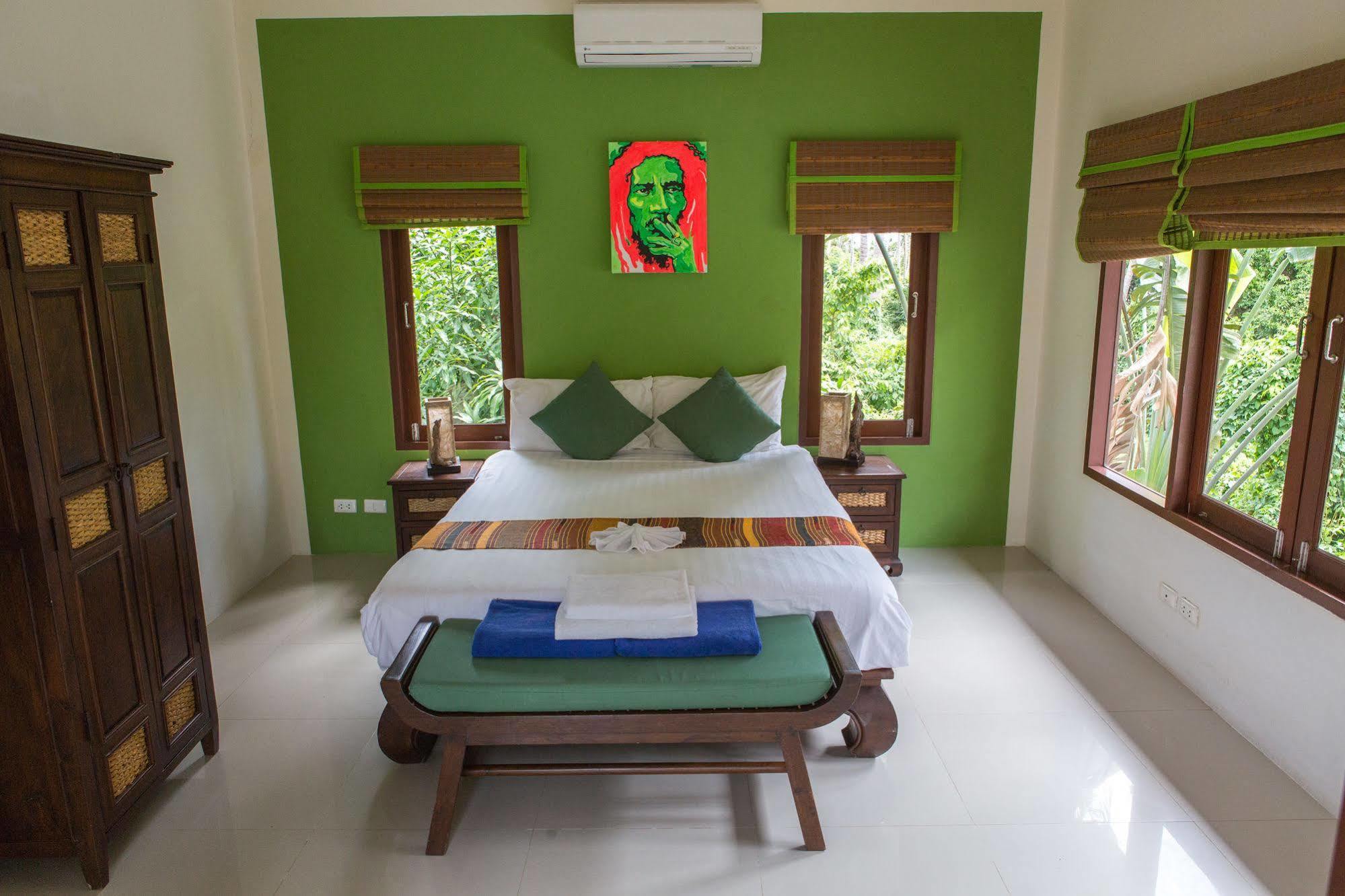 Easy Time Resort Laem Sai Beach Exterior photo