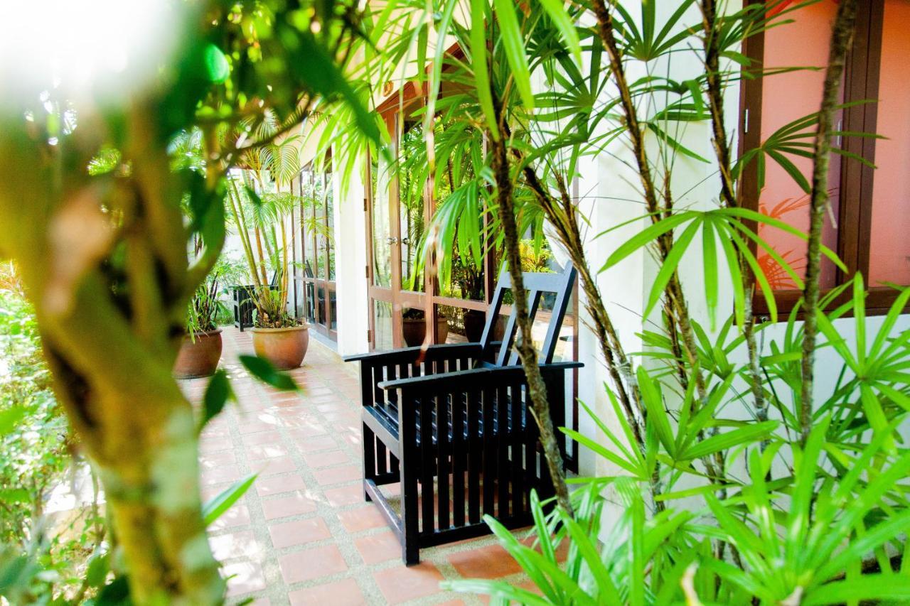 Easy Time Resort Laem Sai Beach Exterior photo