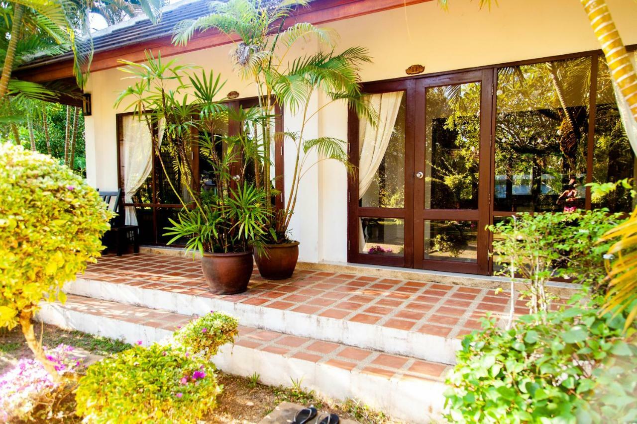 Easy Time Resort Laem Sai Beach Exterior photo